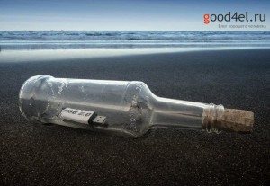флешка в бутылке на берегу моря
